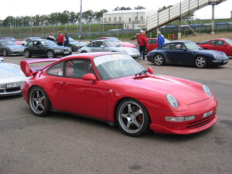 Here is another photo I took of them on a red 993 RSCS